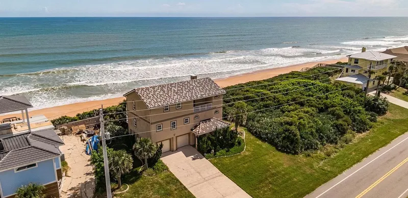 Beach House Mansion- DIRECT OCEAN FRONT-Private Beach Walk over , Pets Welcome-“Sea La Vie”