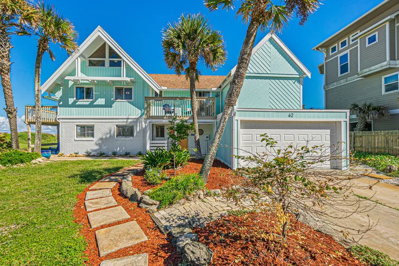 “PELICAN BEACH!” Private Ocean Front Beach House- Sleeps 10! Bring your Surf Boards!