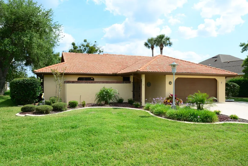 “Salt Life” Cozy Canal Front Pool Home W/ boat dock