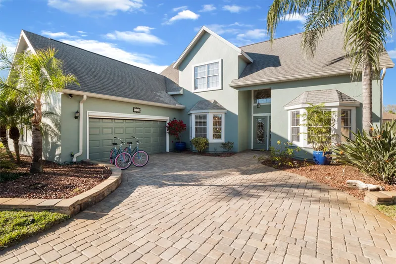 “Waterside Villa” Salt water canal Heated Pool/Spa Dock minutes to beach